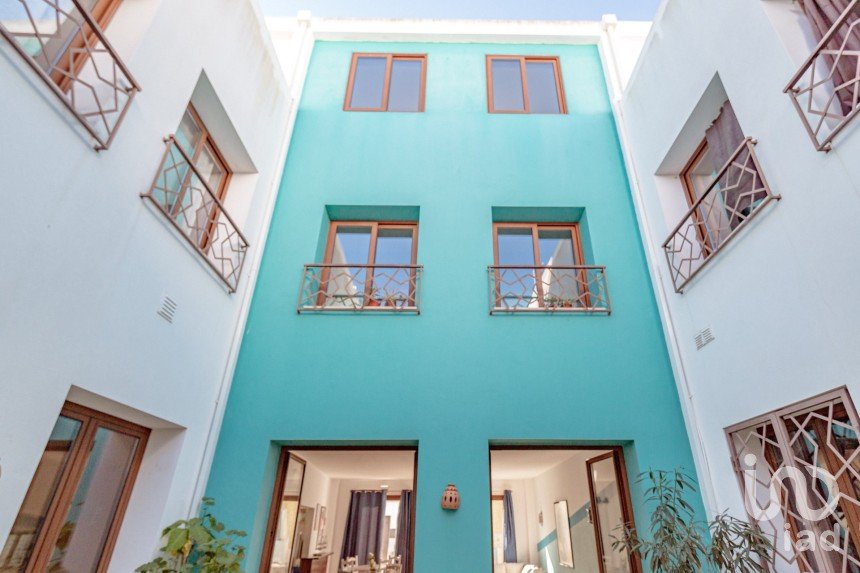 Maison T9 à Alvor de 303 m²