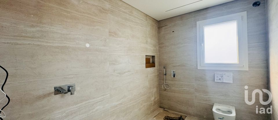 Casa T4 em Fernão Ferro de 220 m²