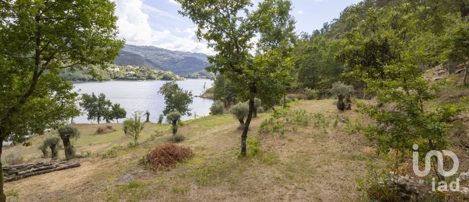 House T3 in Vilar da Veiga of 420 m²