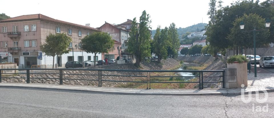 Shop / premises commercial in Alenquer (Santo Estêvão e Triana) of 125 m²