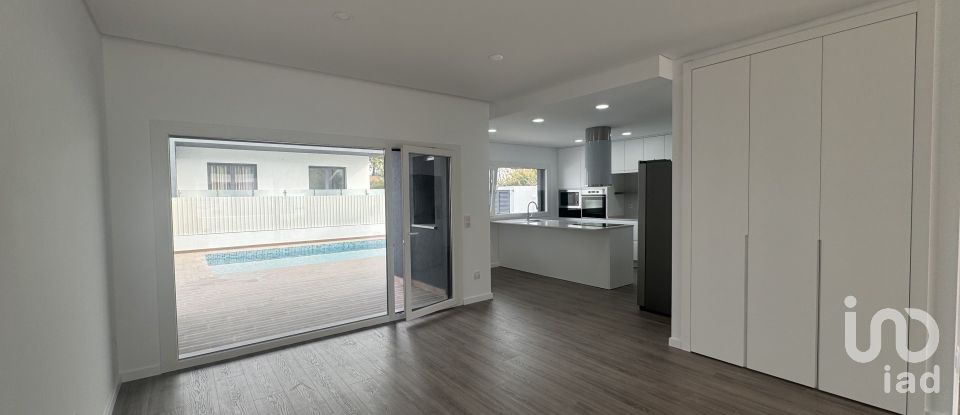 Gîte T4 à Corroios de 142 m²