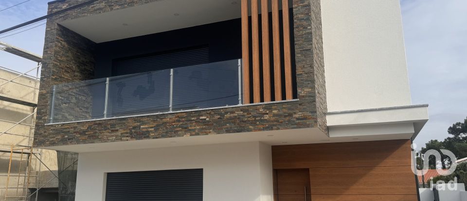 Gîte T4 à Corroios de 142 m²