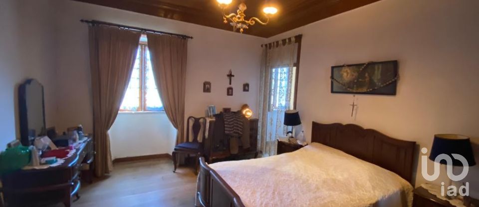 Maison T4 à Vila Nova do Ceira de 310 m²