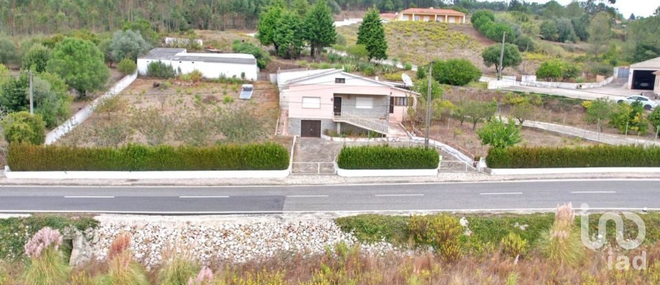 Maison traditionnelle T3 à Vila Verde dos Francos de 200 m²