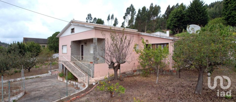 Maison traditionnelle T3 à Vila Verde dos Francos de 200 m²