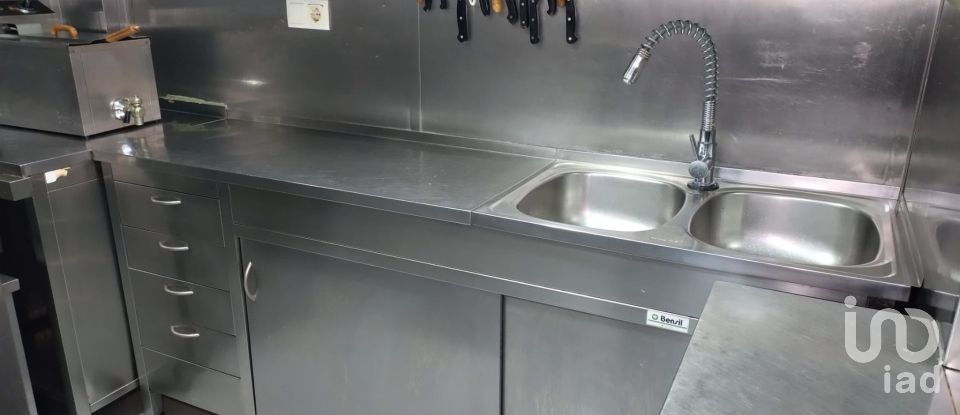 Boutique/Local commercial à Póvoa De Santo Adrião E Olival Basto de 122 m²