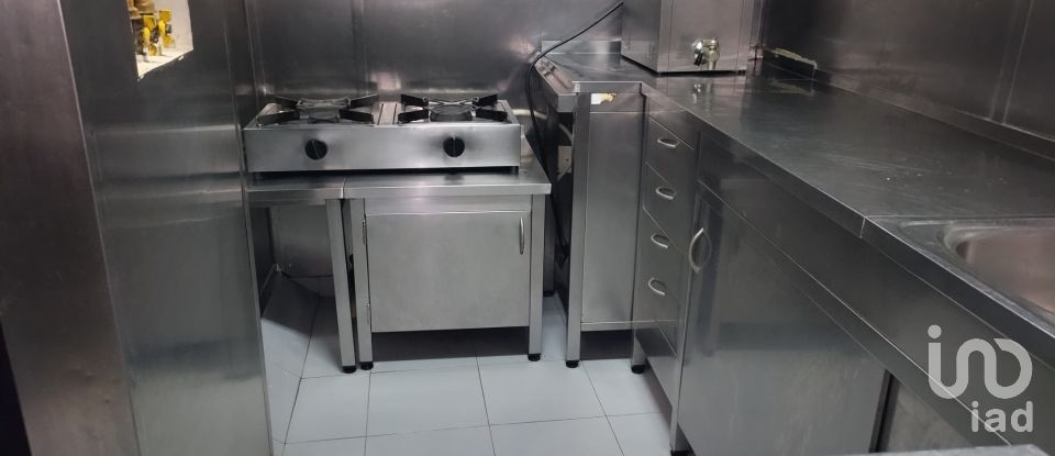 Boutique/Local commercial à Póvoa De Santo Adrião E Olival Basto de 122 m²