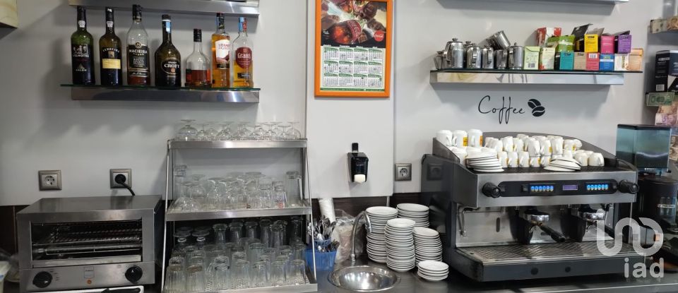 Boutique/Local commercial à Póvoa De Santo Adrião E Olival Basto de 122 m²