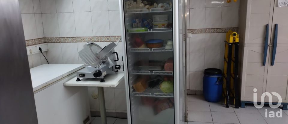 Boutique/Local commercial à Póvoa De Santo Adrião E Olival Basto de 122 m²