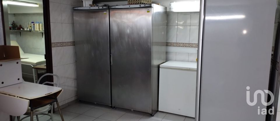 Boutique/Local commercial à Póvoa De Santo Adrião E Olival Basto de 122 m²