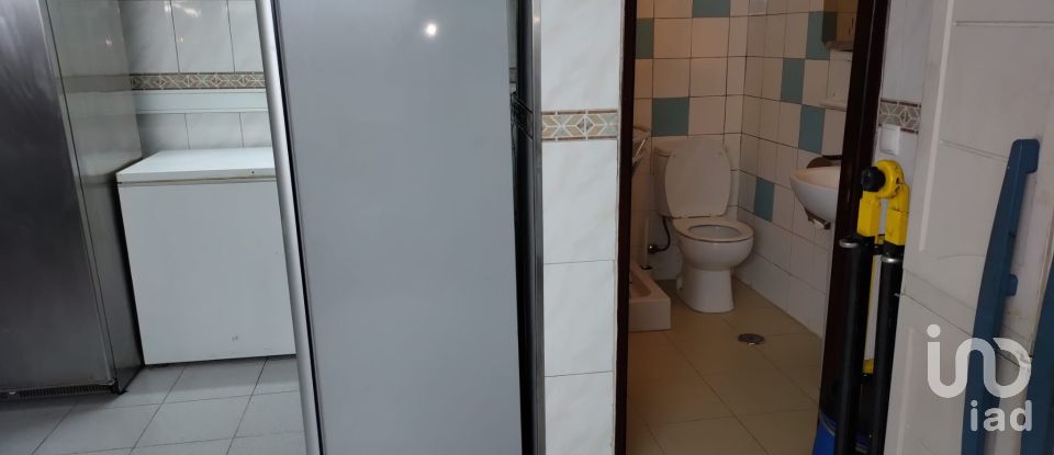 Boutique/Local commercial à Póvoa De Santo Adrião E Olival Basto de 122 m²