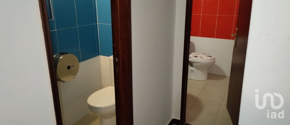 Boutique/Local commercial à Póvoa De Santo Adrião E Olival Basto de 122 m²