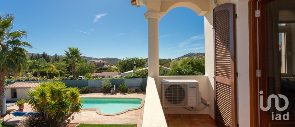 Moradia T4 em Loulé (São Clemente) de 270 m²