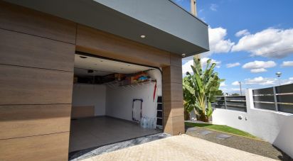 Maison T4 à Azeitão (São Lourenço e São Simão) de 161 m²