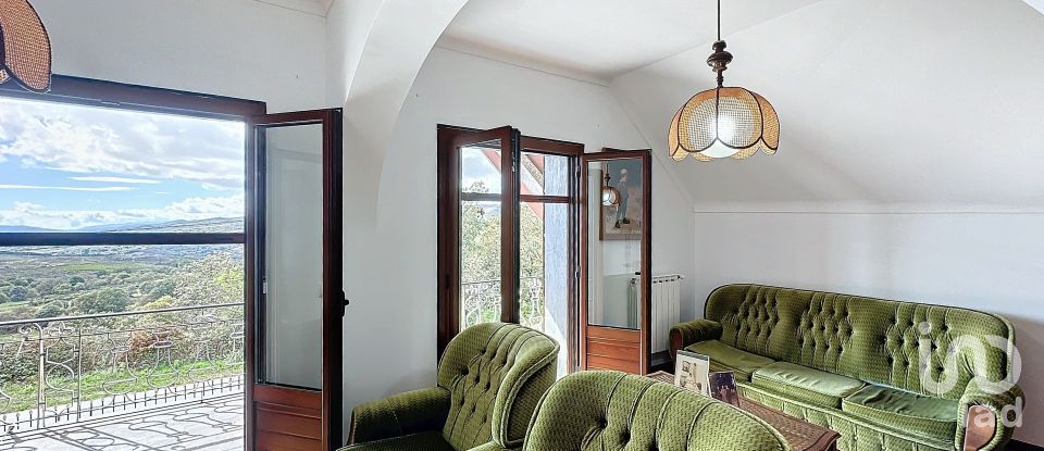 Moradia T8 em Meixedo e Padornelos de 514 m²