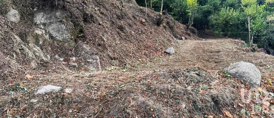Terrain à Caniçada e Soengas de 1 410 m²