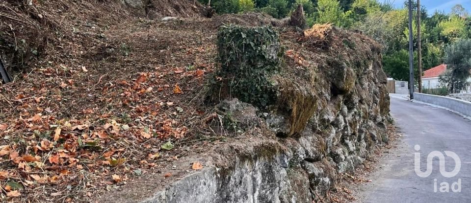 Terrain à Caniçada e Soengas de 1 410 m²