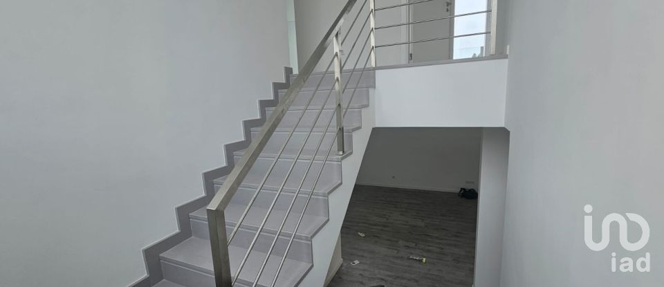 Moradia T4 em Charneca De Caparica E Sobreda de 260 m²