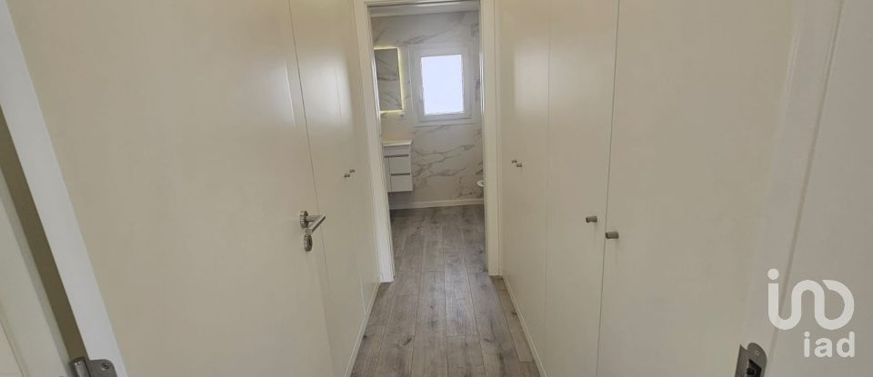 Moradia T4 em Charneca De Caparica E Sobreda de 260 m²