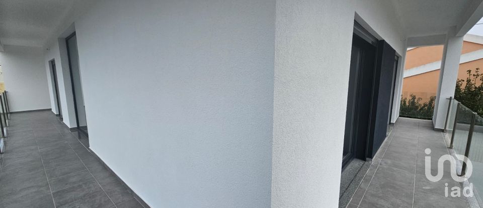 Moradia T4 em Charneca De Caparica E Sobreda de 260 m²