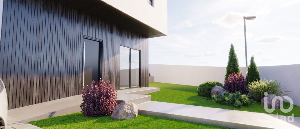 Moradia T3 em Encarnação de 189 m²