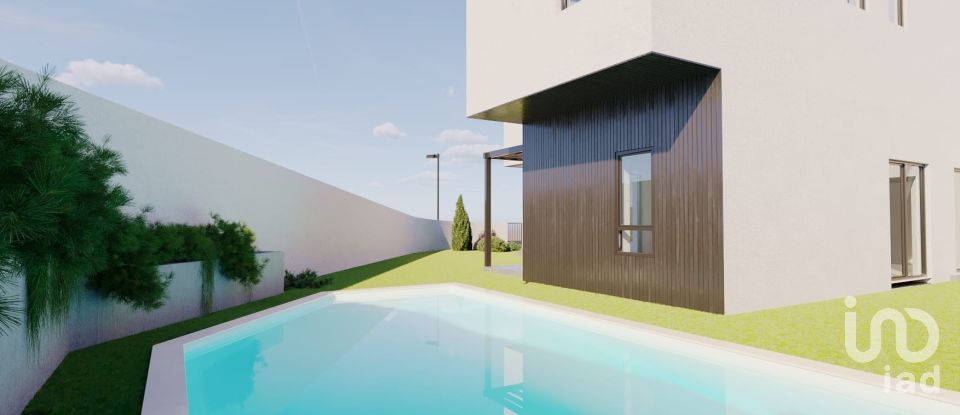 Moradia T3 em Encarnação de 189 m²