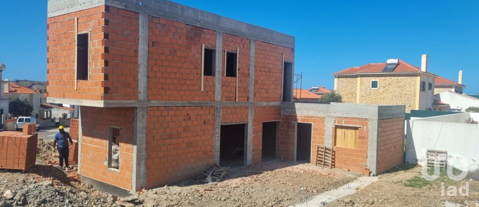 Moradia T3 em Encarnação de 189 m²