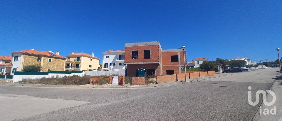 Moradia T3 em Encarnação de 189 m²