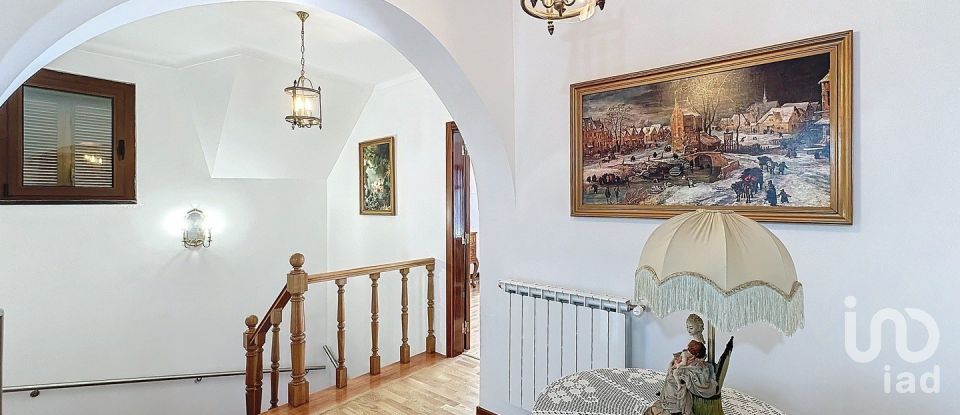 Moradia T8 em Meixedo e Padornelos de 514 m²