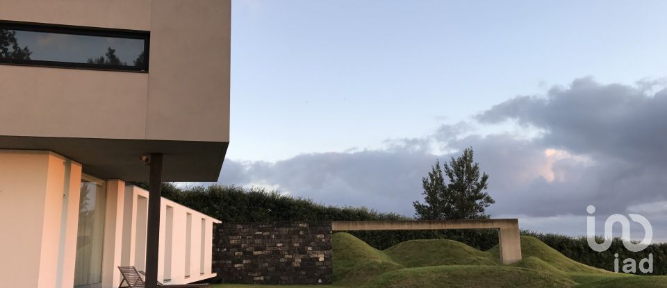 House T3 in Lagoa (Santa Cruz) of 439 m²