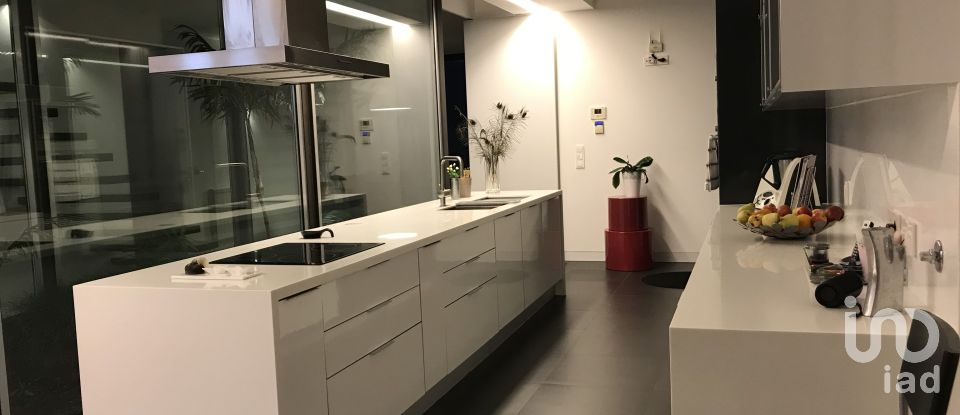 House T3 in Lagoa (Santa Cruz) of 439 m²