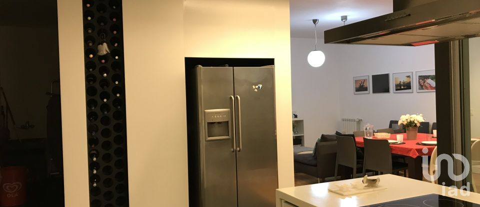 House T3 in Lagoa (Santa Cruz) of 439 m²