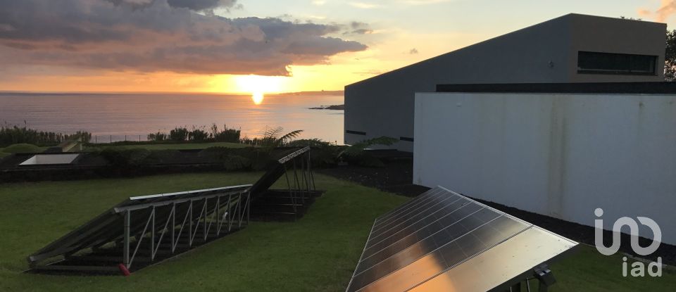 House T3 in Lagoa (Santa Cruz) of 439 m²