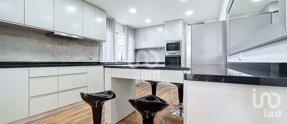 House T3 in Funchal (São Pedro) of 196 m²