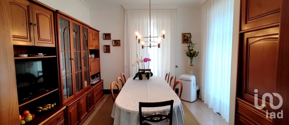 Maison de ville T4 à Relva de 335 m²