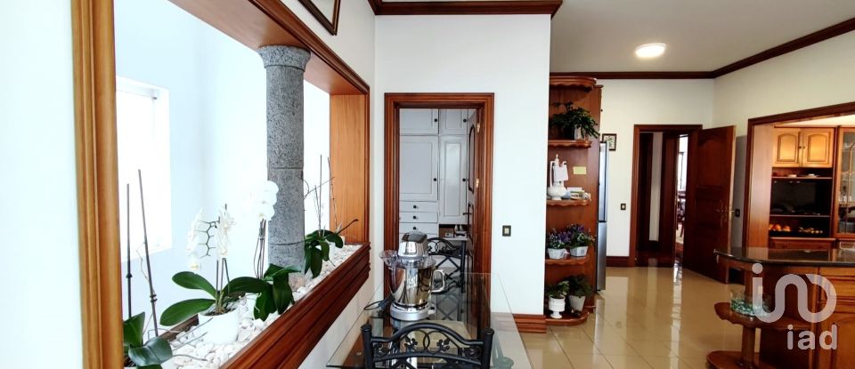 Maison de ville T4 à Relva de 335 m²