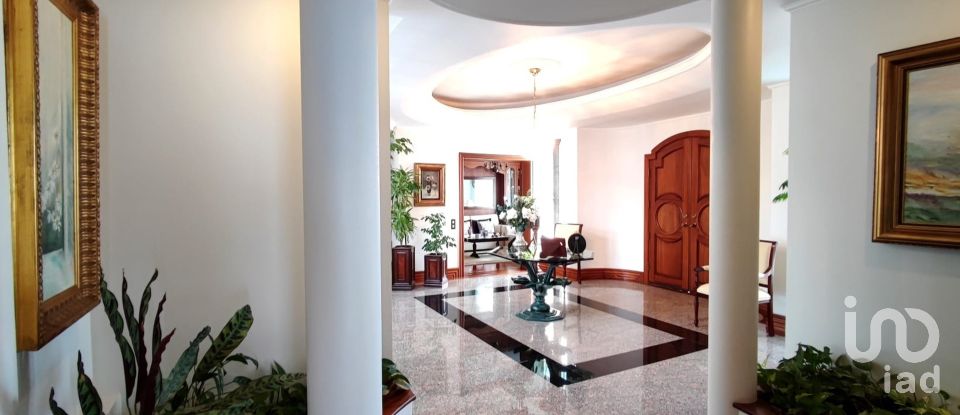 Maison de ville T4 à Relva de 335 m²