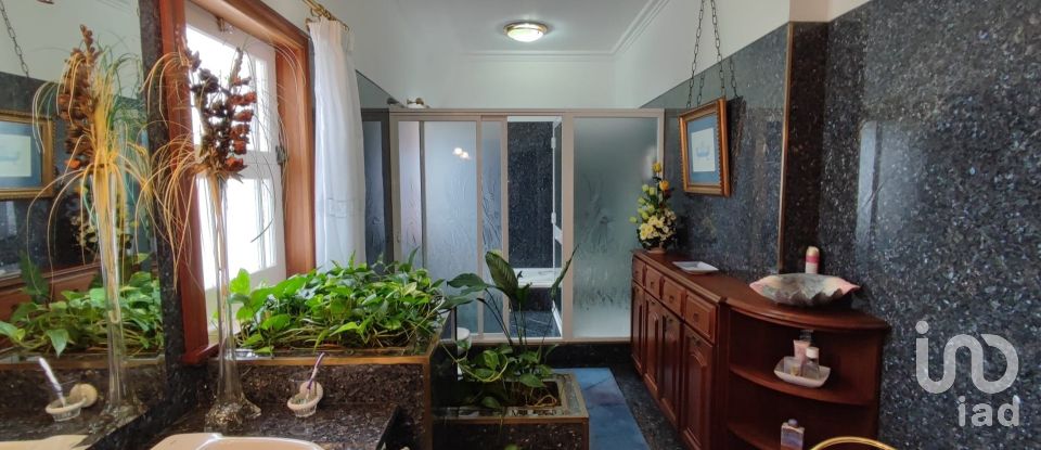 Maison de ville T4 à Relva de 335 m²