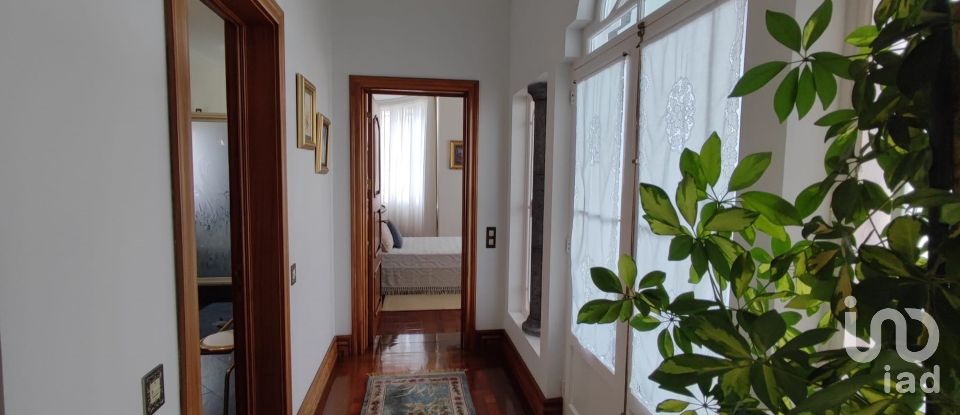 Maison de ville T4 à Relva de 335 m²