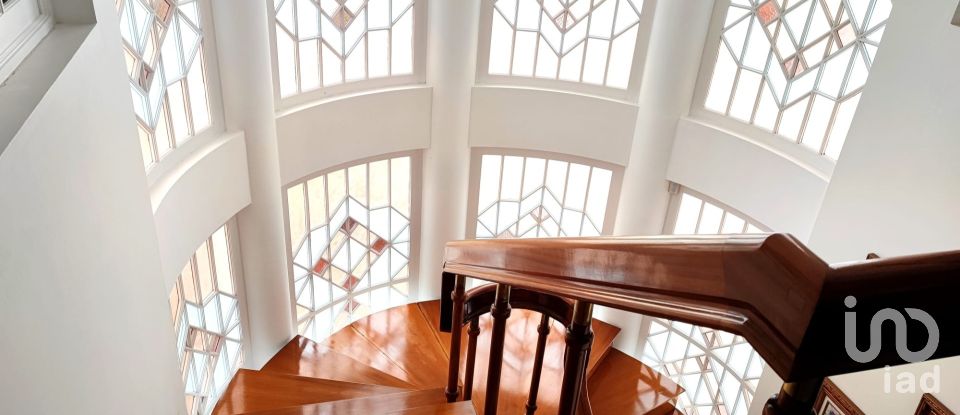 Maison de ville T4 à Relva de 335 m²