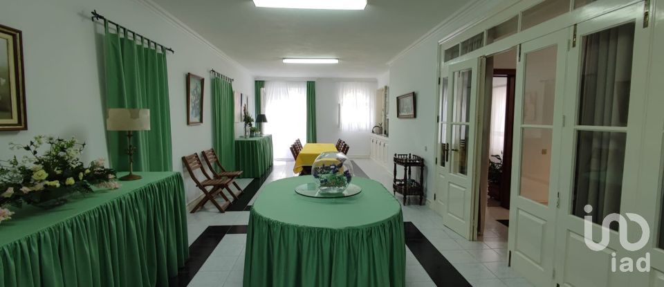 Maison de ville T4 à Relva de 335 m²