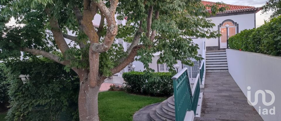 Maison de ville T4 à Relva de 335 m²