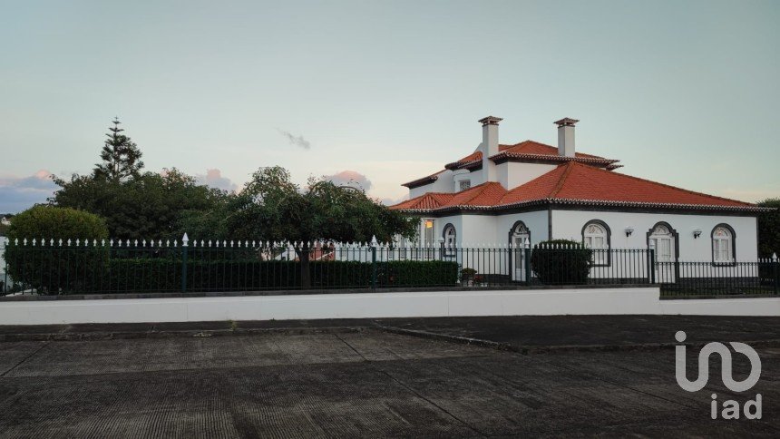 Maison de ville T4 à Relva de 335 m²