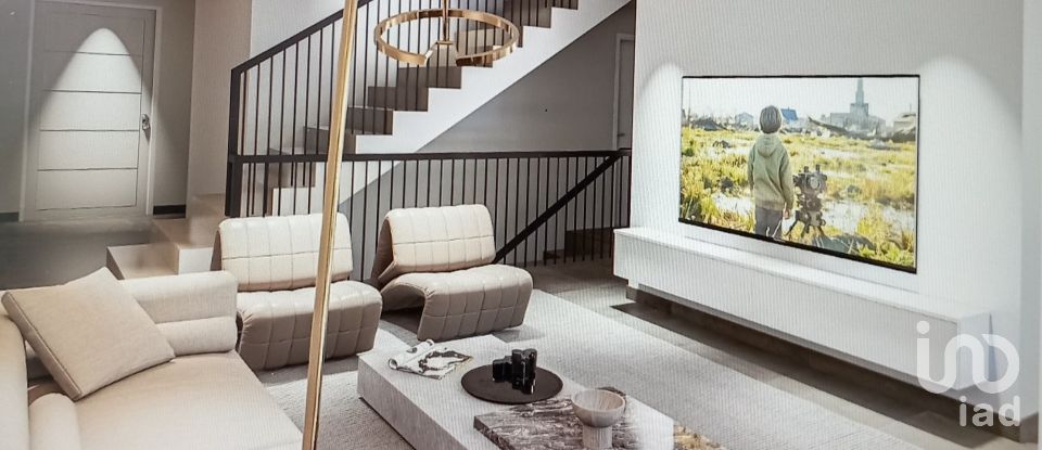 Moradia T4 em Faro (Sé e São Pedro) de 207 m²