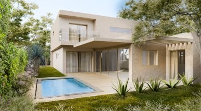 Maison T0 à Mexilhoeira Grande de 255 m²
