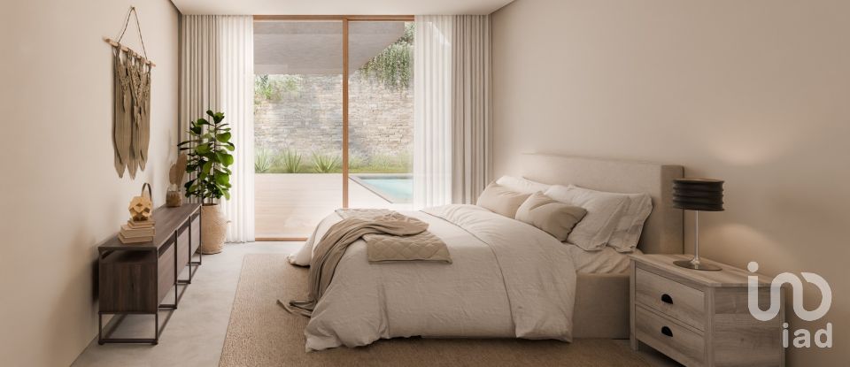 Moradia T0 em Mexilhoeira Grande de 255 m²