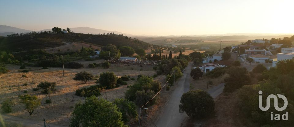 Moradia T0 em Mexilhoeira Grande de 255 m²