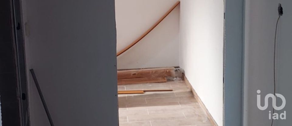 House T4 in Janeiro de Baixo of 180 m²