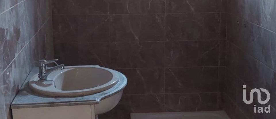 House T4 in Janeiro de Baixo of 180 m²