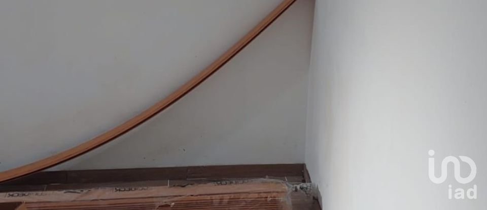 House T4 in Janeiro de Baixo of 180 m²